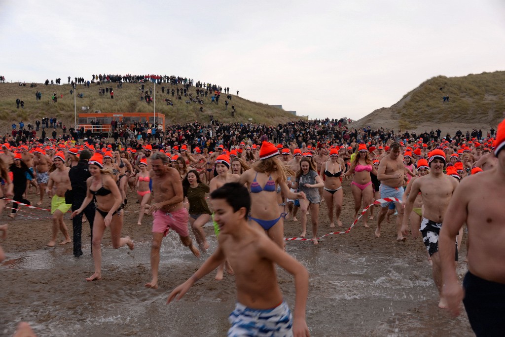 ../Images/Nieuwjaarsduik Nederzandt 2016 023.jpg